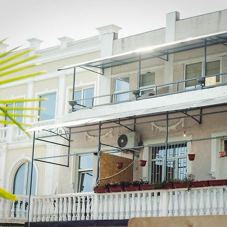Guest House Esma Suchumi Zewnętrze zdjęcie