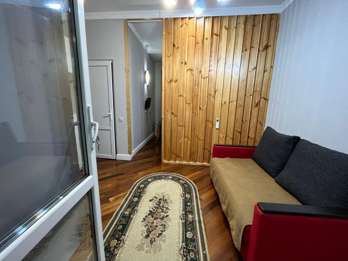 Guest House Esma Suchumi Zewnętrze zdjęcie
