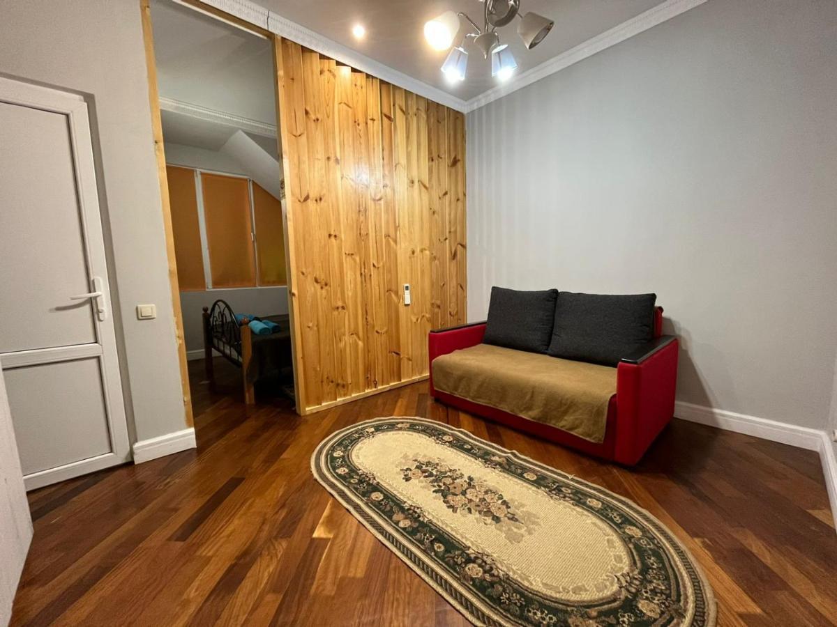 Guest House Esma Suchumi Zewnętrze zdjęcie