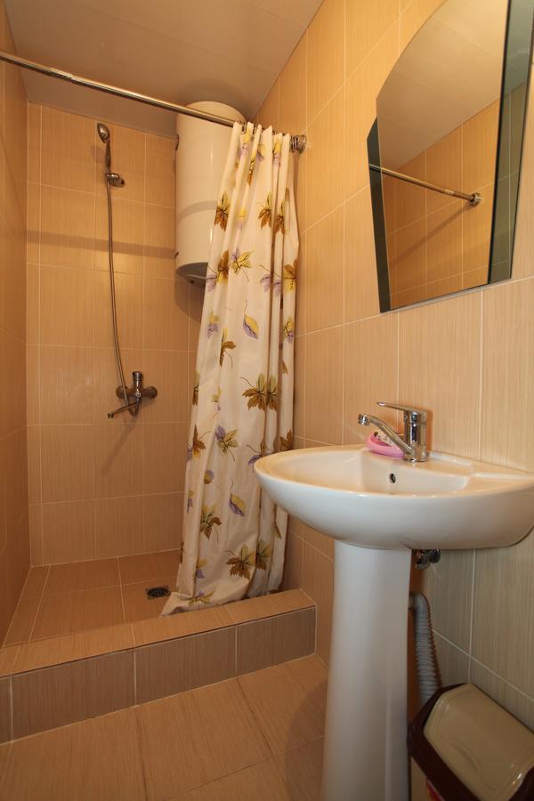 Guest House Esma Suchumi Zewnętrze zdjęcie