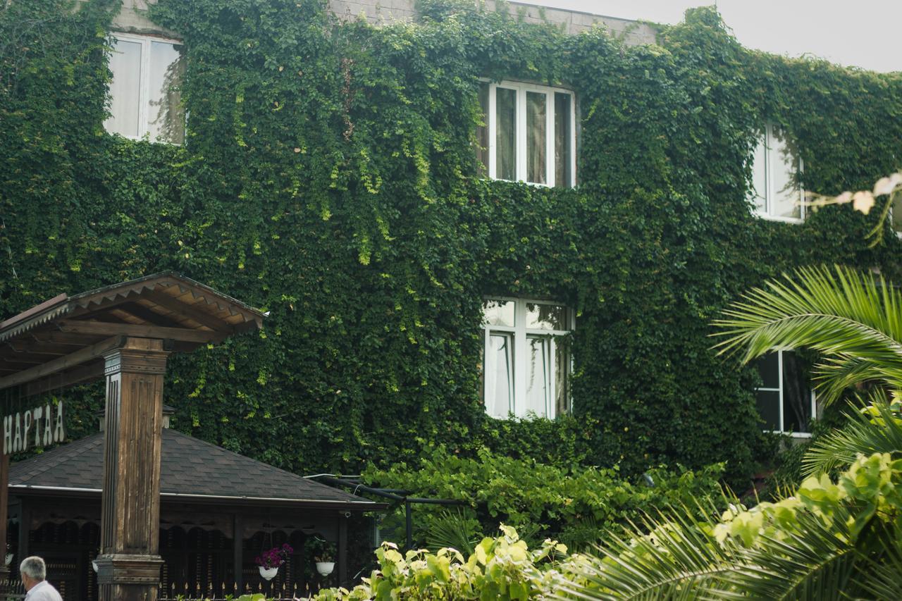 Guest House Esma Suchumi Zewnętrze zdjęcie