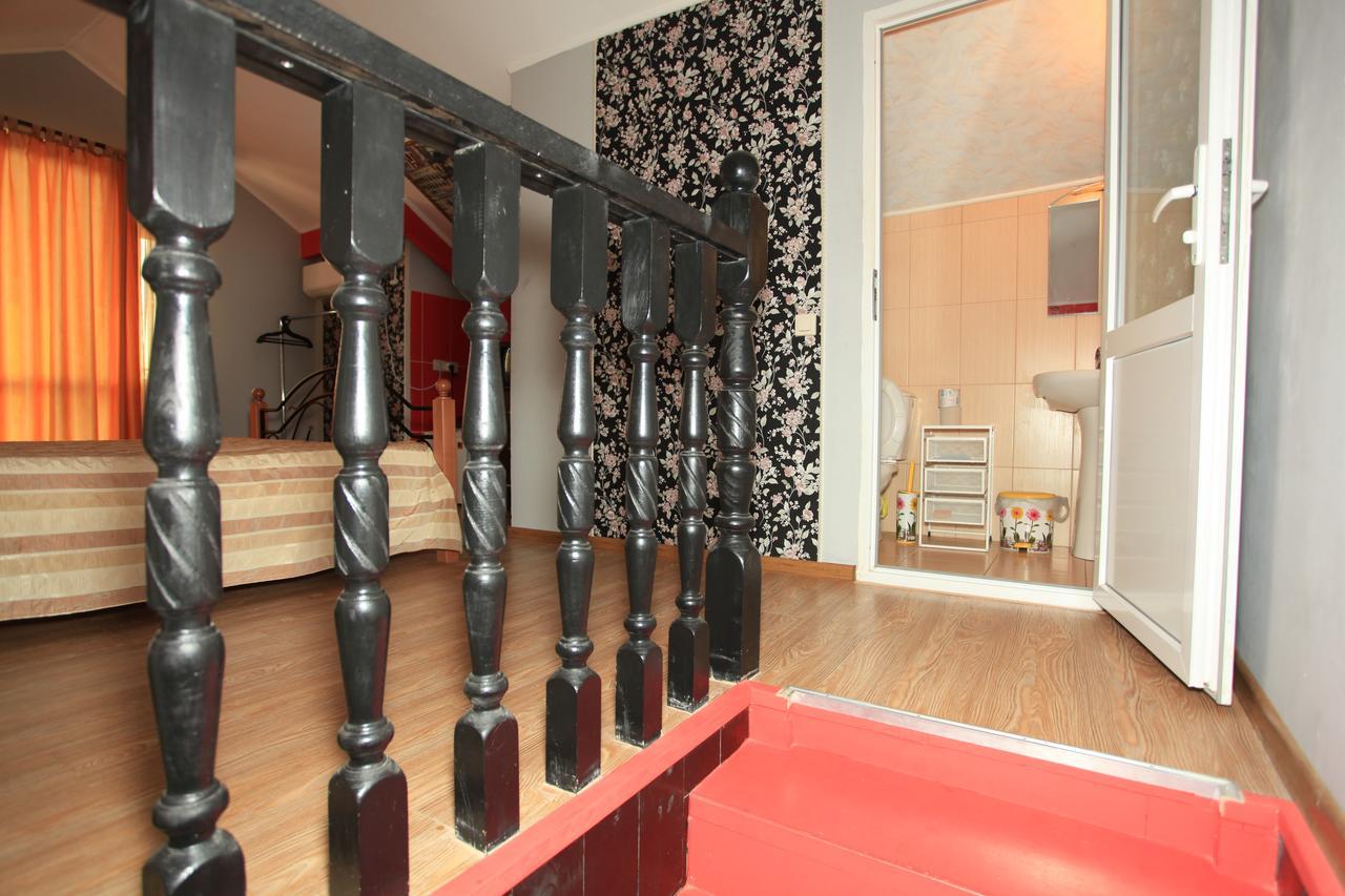 Guest House Esma Suchumi Zewnętrze zdjęcie