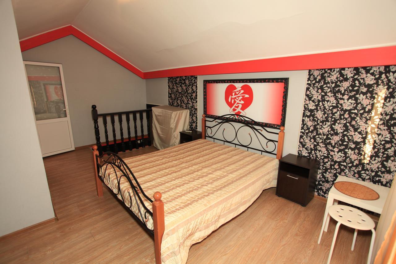Guest House Esma Suchumi Zewnętrze zdjęcie