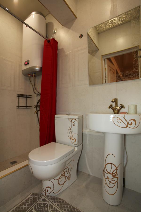 Guest House Esma Suchumi Zewnętrze zdjęcie