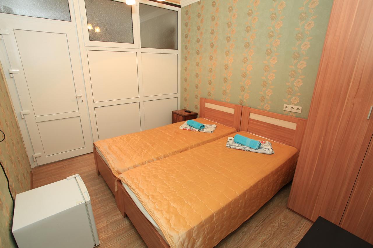 Guest House Esma Suchumi Zewnętrze zdjęcie