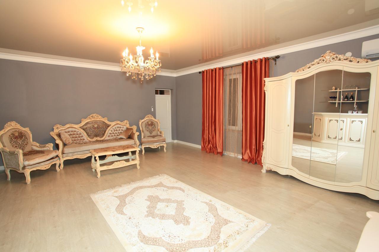 Guest House Esma Suchumi Zewnętrze zdjęcie