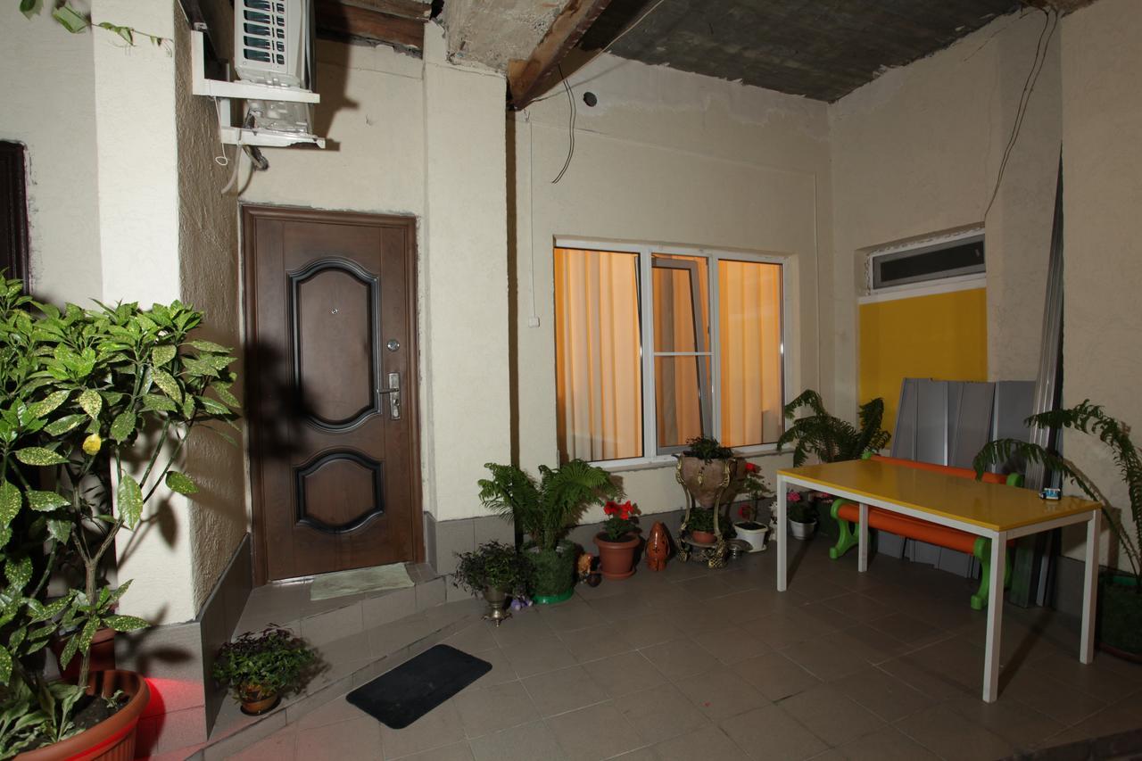 Guest House Esma Suchumi Zewnętrze zdjęcie