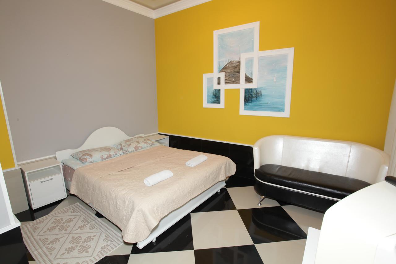 Guest House Esma Suchumi Zewnętrze zdjęcie